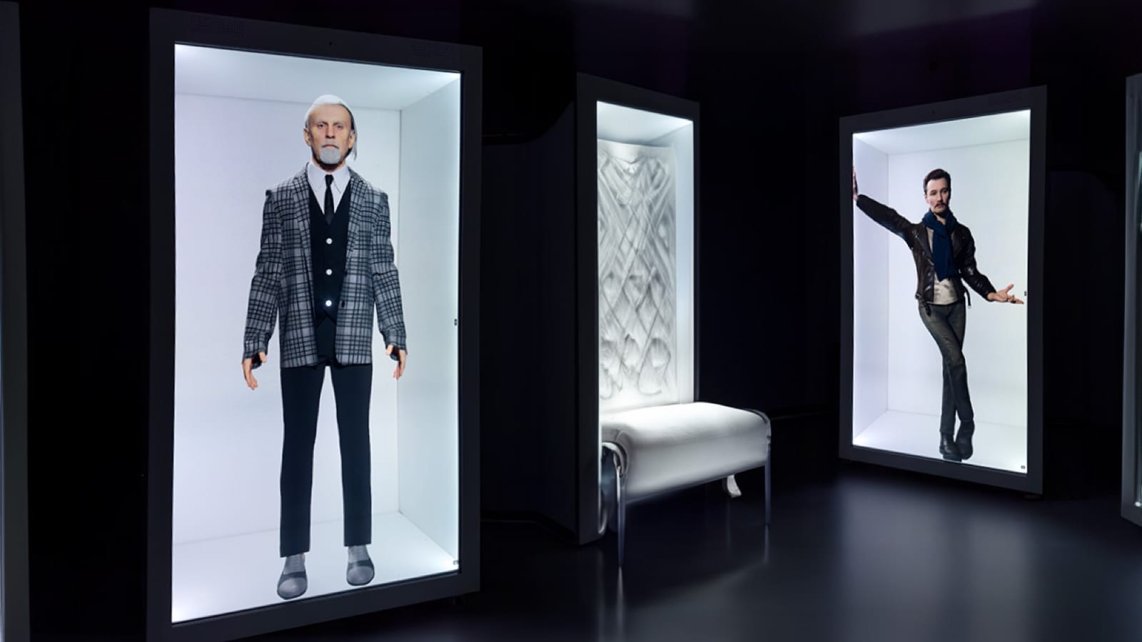 HoloChron showroom — életnagyságú holografikus karakterek a kijelzőkben